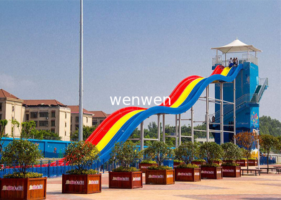 Altura de plataforma personalizable Equipo de parque acuático construido con material de fibra de vidrio superior
