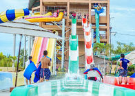Diversión divertida del agua de la piscina de los toboganes acuáticos de alta velocidad para los visitantes del centro vacacional