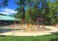 Los niños galvanizados del tubo riegan el parque del chapoteo de los niños interactivos del patio