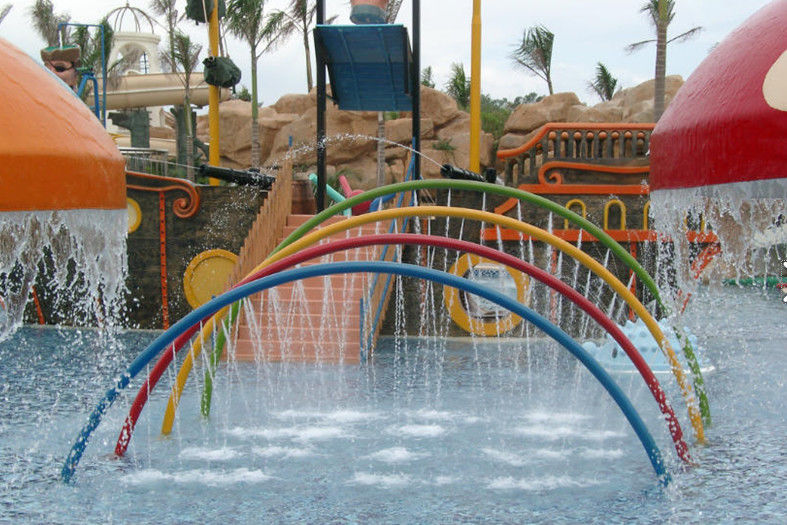 Las fuentes de Aqua Playground Spray del chapoteo de la puerta del arco iris juegan la estructura